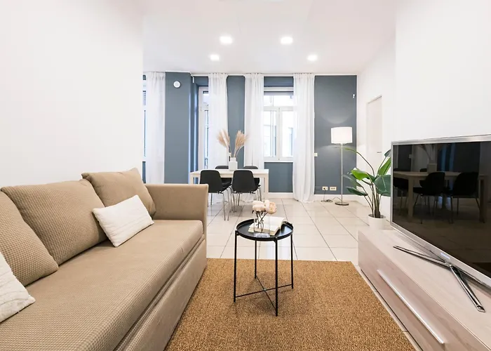 Easylife - Elegante e rifinito appartamento vista Duomo in Piazza San Babila